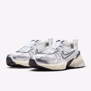 Giày chạy bộ nữ - Nike V2K